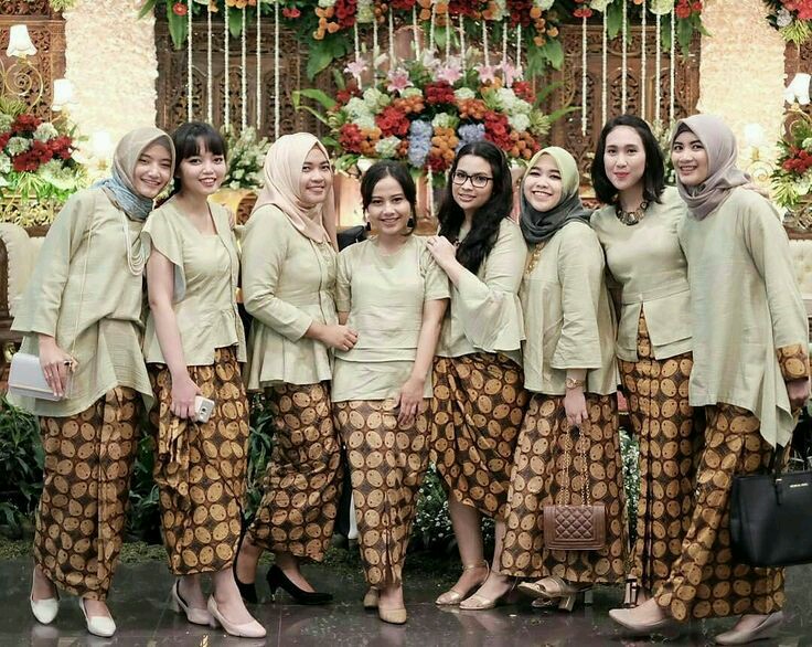 Contoh seragam bridesmaid  terbaru Specialist Kebaya Gaun 