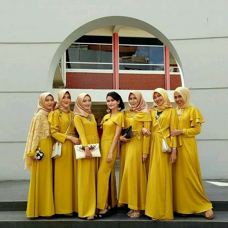 Contoh seragam bridesmaids warna  kuning  Specialist 